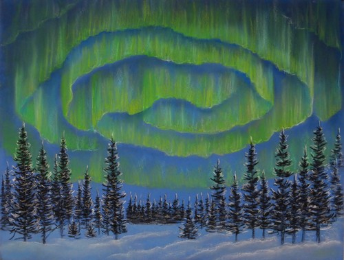 Фотография картины с изображением полярного сияния над лесом